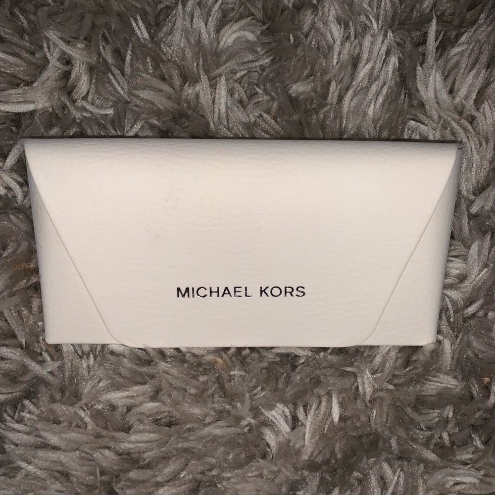 case for sunglasses